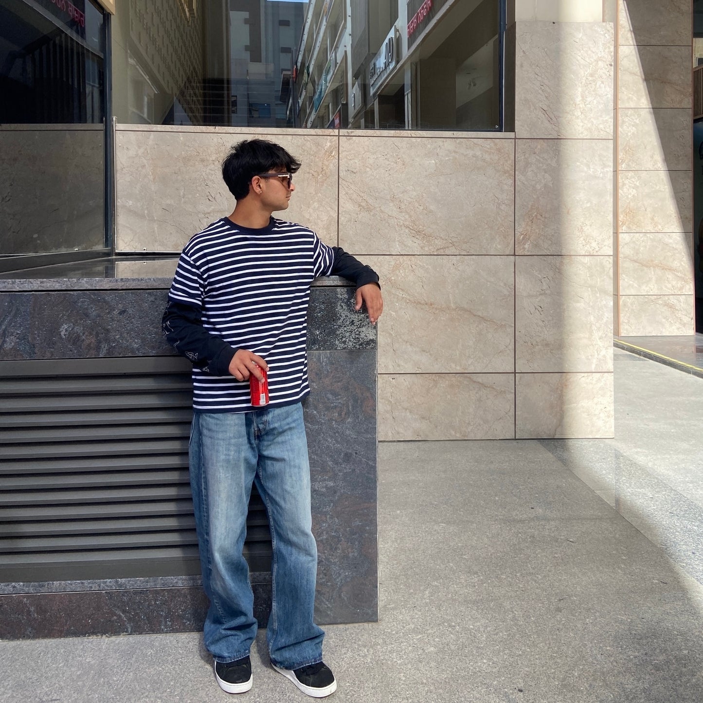 Cropped fit navy blue and white striped T-shirt
