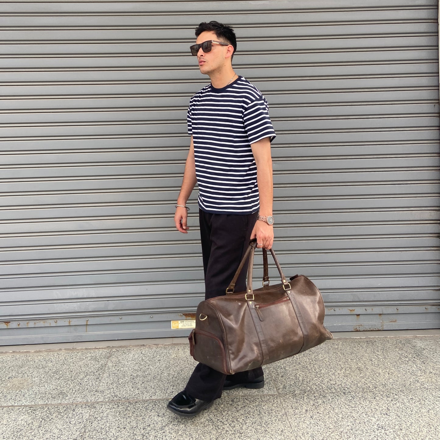 Cropped fit navy blue and white striped T-shirt