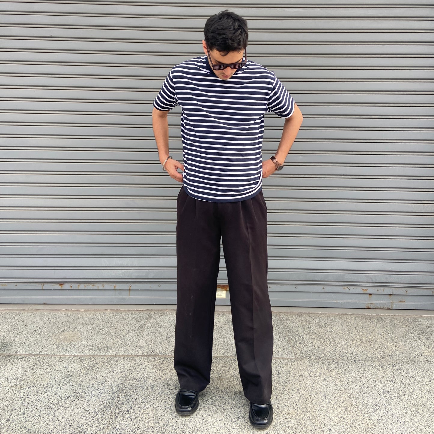 Cropped fit navy blue and white striped T-shirt